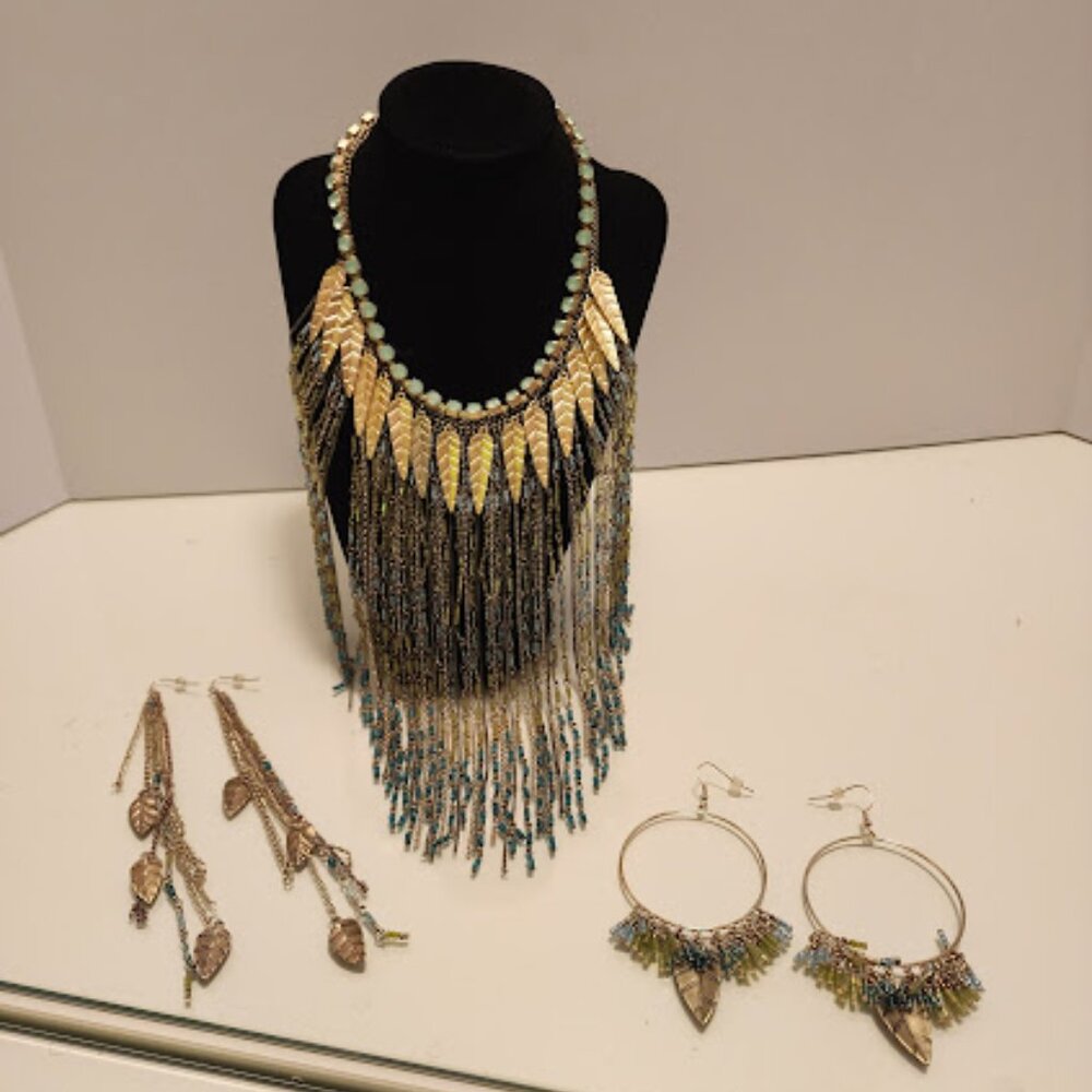 Nordstrom Bohemian Beaded Fringe Gold Feather Necklace and Earrings